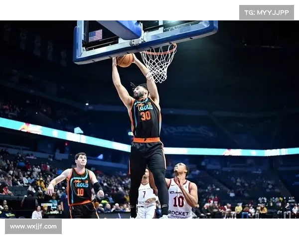 特纳季前赛首秀砍下8分2篮板2盖帽展现全面实力令人期待新赛季表现